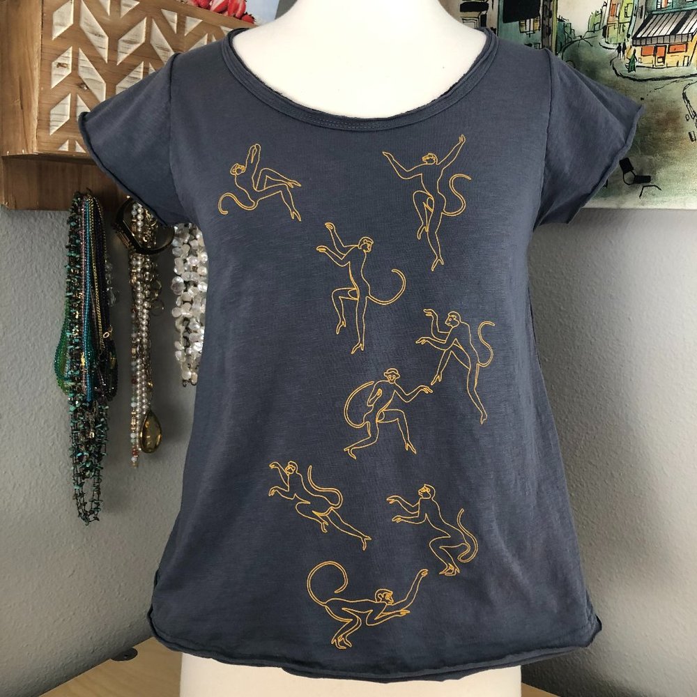 INSPIRA Greece Graphic Art You Can Wear T Shirt Women’s size M Gray & Yellow